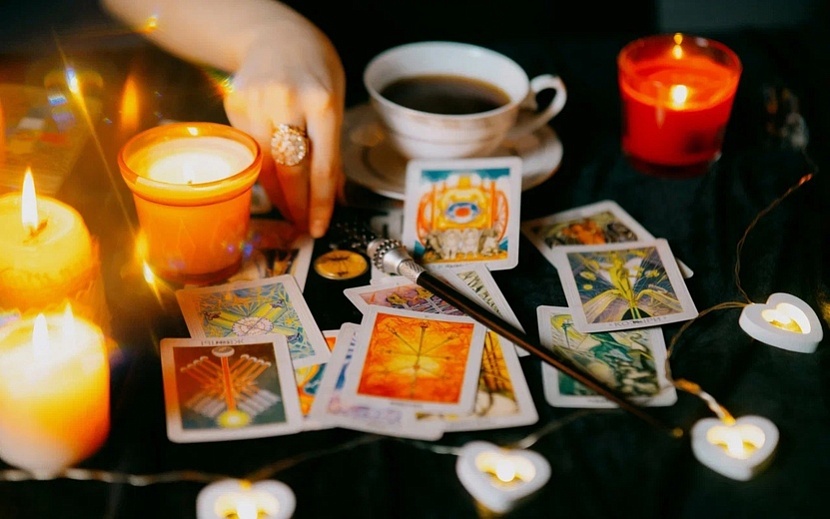 Магические алтари используются для хранения специальных предметов, а также для проведения ритуалов. Фото: Мария Бакланова