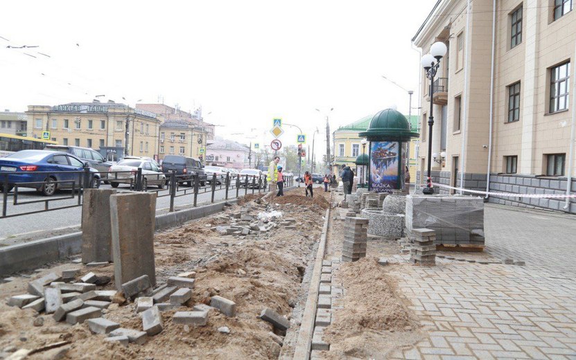 Ремонт тротуара у драмтеатра начался в Ижевске