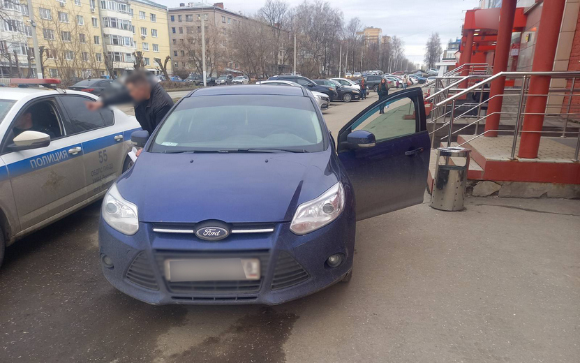 Женщину сбили на парковке у торгового центра в Ижевске