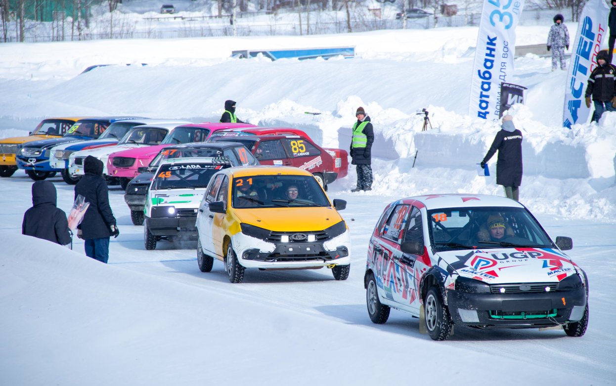 Фотофакт: в Ижевске прошел финал трековых автогонок