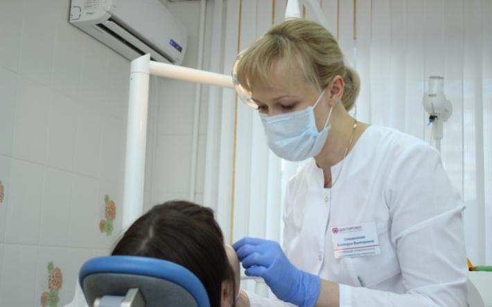 В школе-интернате в Ижевске заработал передвижной стоматологический кабинет