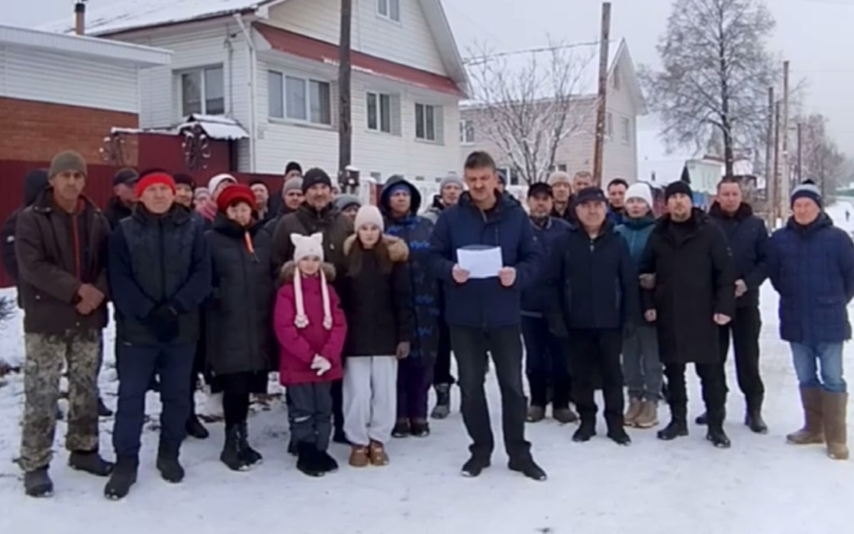 Просьба к Путину защитить Татарбазар, непроходимый заснеженный Ижевск и слизняки в домах: что обсуждают ижевчане 15 декабря