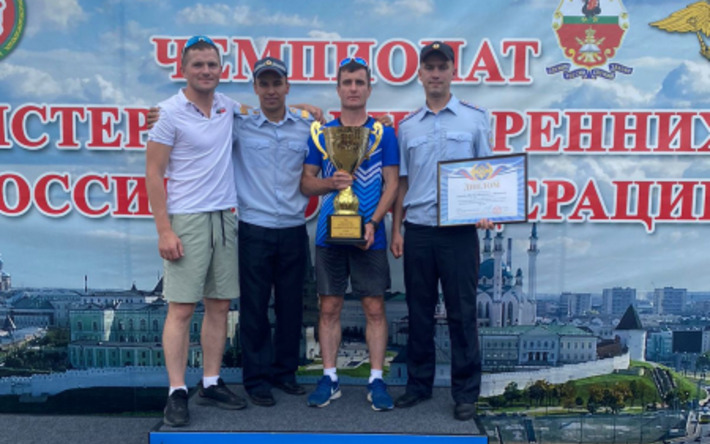Команда МВД по Удмуртии победила в чемпионате по преодолению полосы препятствий со стрельбой