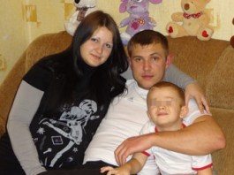 lifenews.ru.  После смерти жены Павел остался с двумя детьми на руках