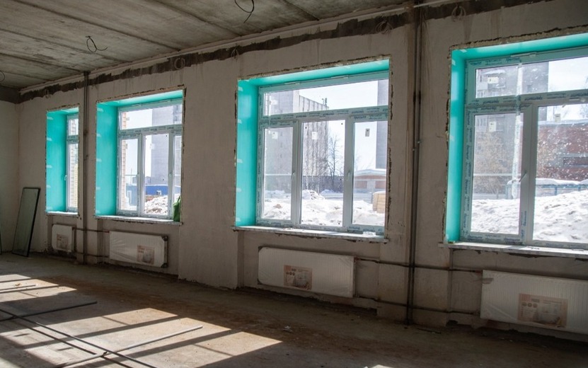 Кладку трех этажей закончили в новой школе на ул. Клубной в Ижевске