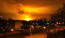 Вид на пожар из подмосковного Щелково. Фото пользователя твиттера @antonsergeev88. Видео с www.youtube.com