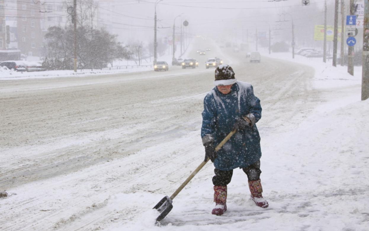 Глава Удмуртии призвал жителей отказаться от поездок в период снегопадов