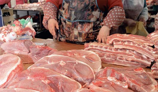 Центральный рынок - одно из тех мест, где покупать мясо безопасно
