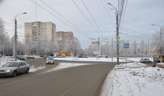 Перекресток улиц Ворошилова - 9 Января. Фото Э. Карипова