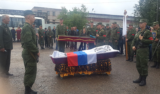Всегда будут десантниками: в Удмуртии простились с двумя погибшими в Омске