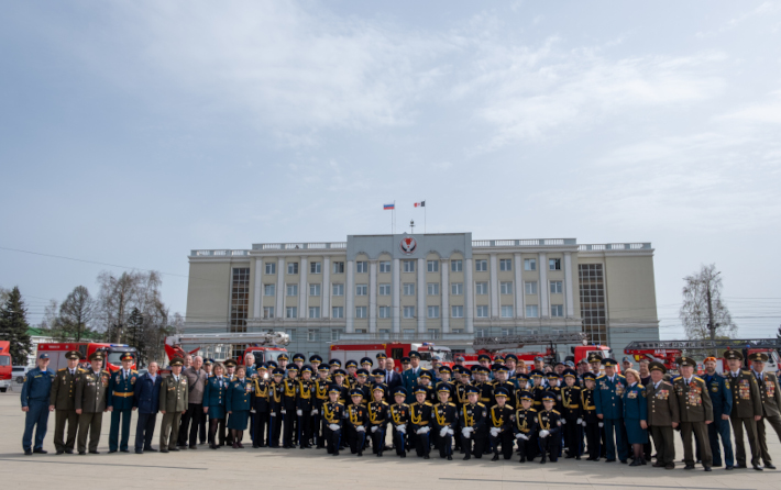 Выставка спецтехники и награждение спасателей: как в Ижевске отметили День пожарной охраны