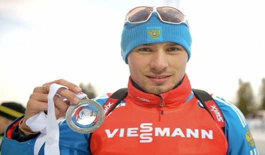 Биатлонист Антон Шипулин выиграл для России на Кубке мира первую медаль в сезоне