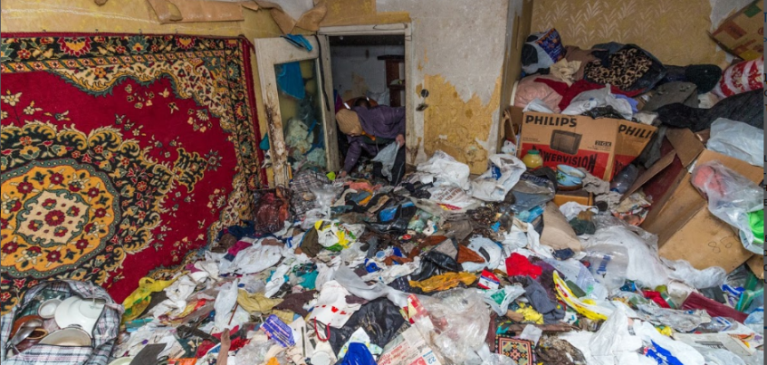 В Удмуртии пенсионеры скопили в своей квартире 1,5 тонны мусора