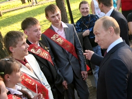 Владимир Путин. Архив. 2 июня 2010 года. Ижевск