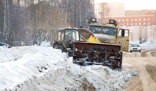 Министр транспорта и дорожного хозяйства Удмуртии Олег Гарин уверен, что этой зимой дорожники справятся с любыми снегопадами и природными катаклизмами - для этого есть и техника, и люди