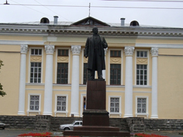Памятник В. Ленину. Фото www.liveinternet.ru