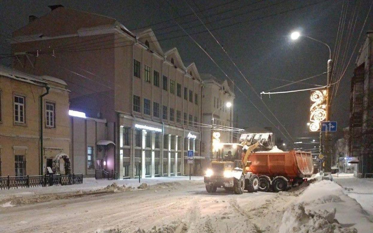 57 самосвалов снега вывезли с улиц Ижевска
