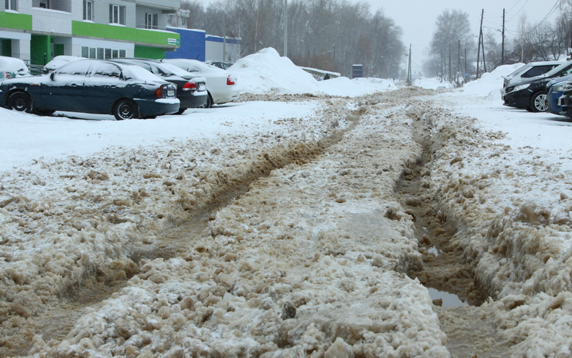 Муниципальное предприятие оштрафовали за рыхлый снег на дорогах Ижевска