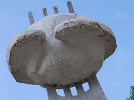 Памятник Пельменю