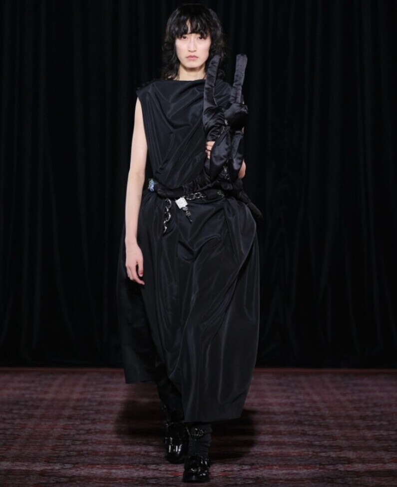 Simone Rocha 2025-10-27 8-55-56.jpg