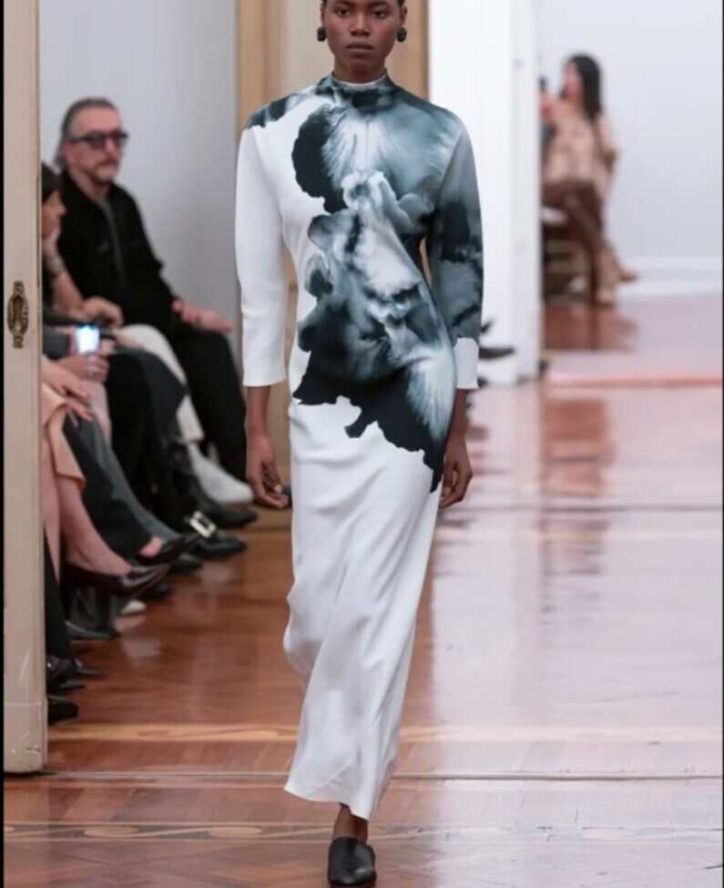 Alberta Ferretti 2025-10-27 9-58-1.jpg