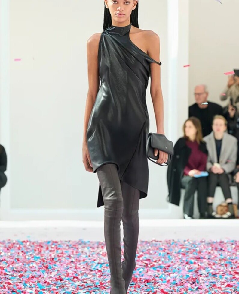 Courreges 2025-10-27 6-32-7.jpg