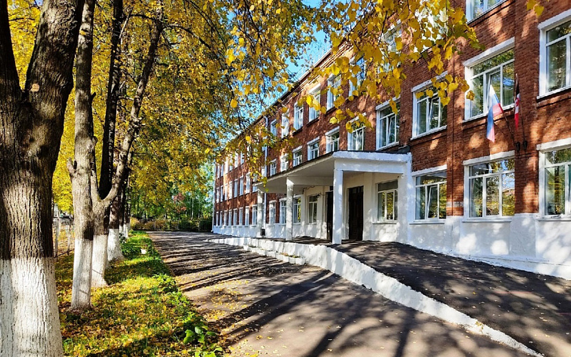 Сейчас многие из заложников, участников событий в сарапульской школе №12, уже воспитывают внуков. Фото: gosuslugi.ru