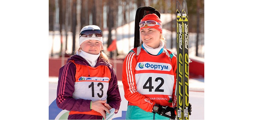 Светлана Бочкарева - слева. Фото с сайта biatlonrus.com