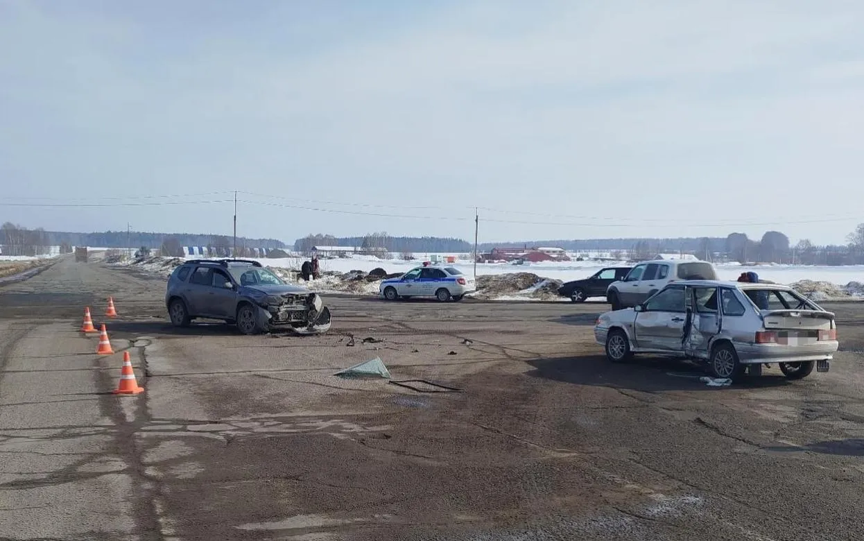 Пожилой мужчина и его пассажирка пострадали в ДТП в Удмуртии