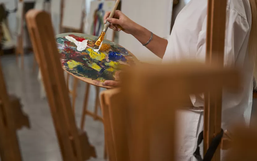 «Я художник, я так вижу»: помогает ли арт-терапия излечить душевные раны