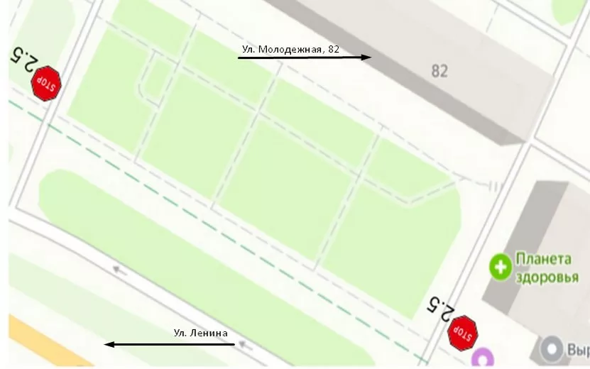 Знак «Движение без остановки запрещено» установят у стройки на месте вырубленного сквера в Ижевске