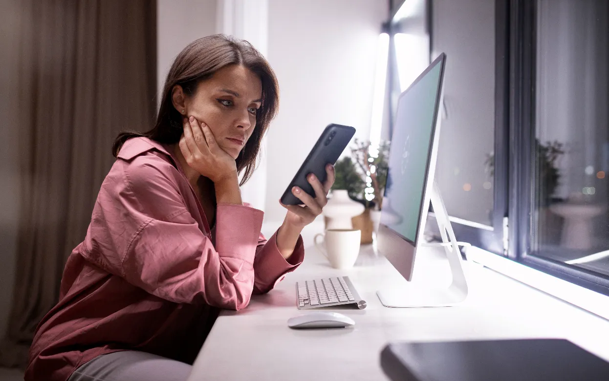 В 2025 году мошенники чаще всего звонили Александрам и Еленам: сервис Сбера «Определитель номера» проверил миллиард звонков  