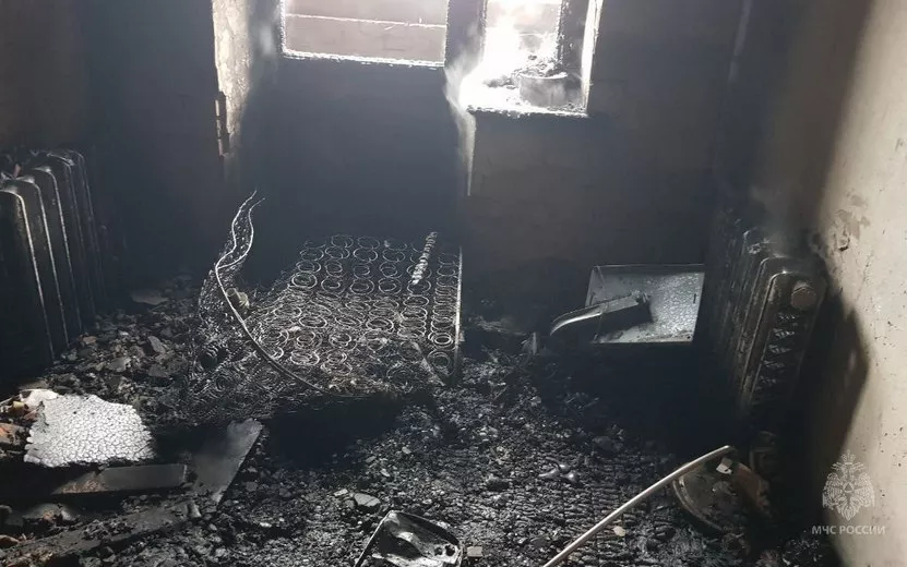 Причиной пожара с двумя погибшими в Удмуртии мог стать поджог из ревности