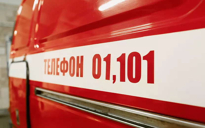 Мужчина пострадал при пожаре в заброшенном доме на ул. В. Сивкова в Ижевске
