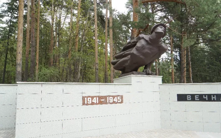 В Ижевске отреставрировали мемориальный комплекс на Нагорном кладбище