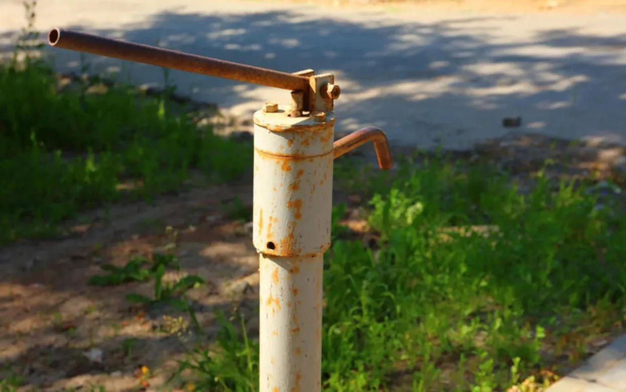 Прокуратура добилась установки колонки с питьевой водой в Граховском районе