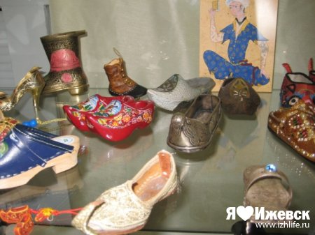 Министр культуры Удмуртии подарил ижевчанке туфельки 