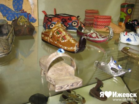 Министр культуры Удмуртии подарил ижевчанке туфельки 