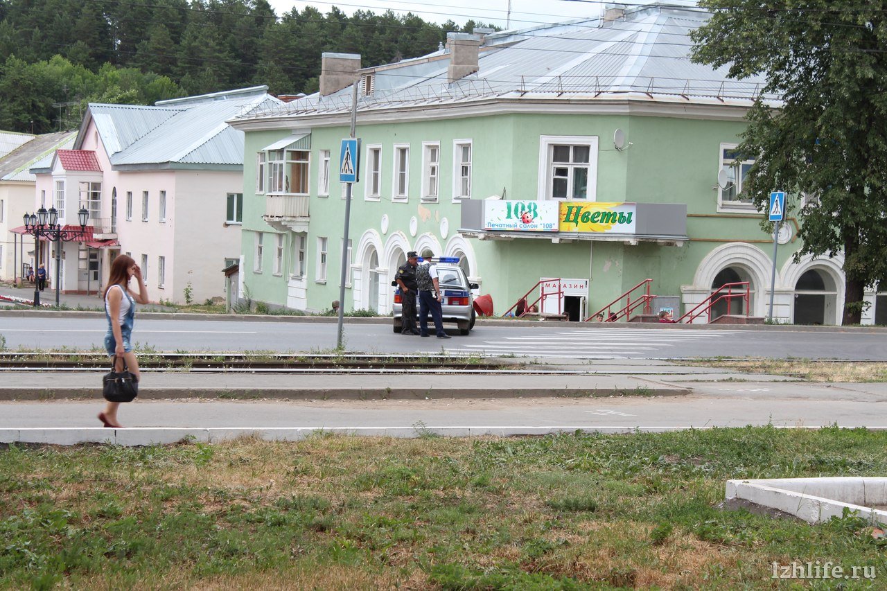 Дом дружбы народов в Ижевске заминировали? | 04.07.2013 | Ижевск -  БезФормата