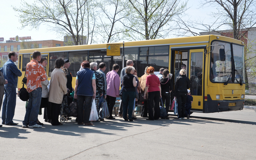 Дополнительные автобусы до кладбищ пустят в Ижевске на Радоницу