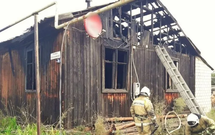 Баллон с газом чуть не взорвался во время пожара в Удмуртии
