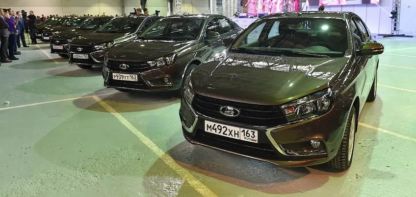 Ижевский автозавод в 2016 году выпустил почти 100 тысяч автомобилей