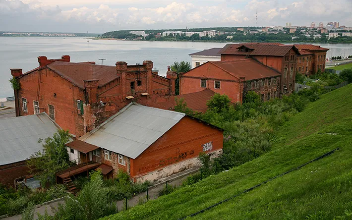 Лучшие вина мира и целебное пиво: история завода Бодалева на берегу Ижевского пруда 