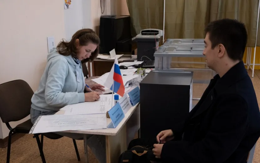 Голосование на выборах главы Удмуртии завершается в Ижевске. Фото: Сергей Грачев