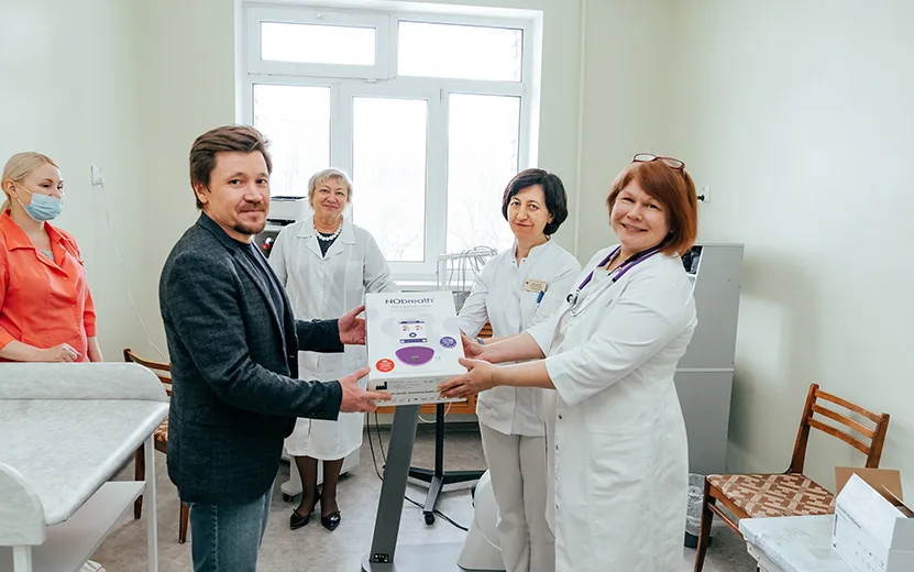 Врачам-пульмонологам Удмуртии передали прибор для диагностики астмы, купленный на средства, собранные жителями 