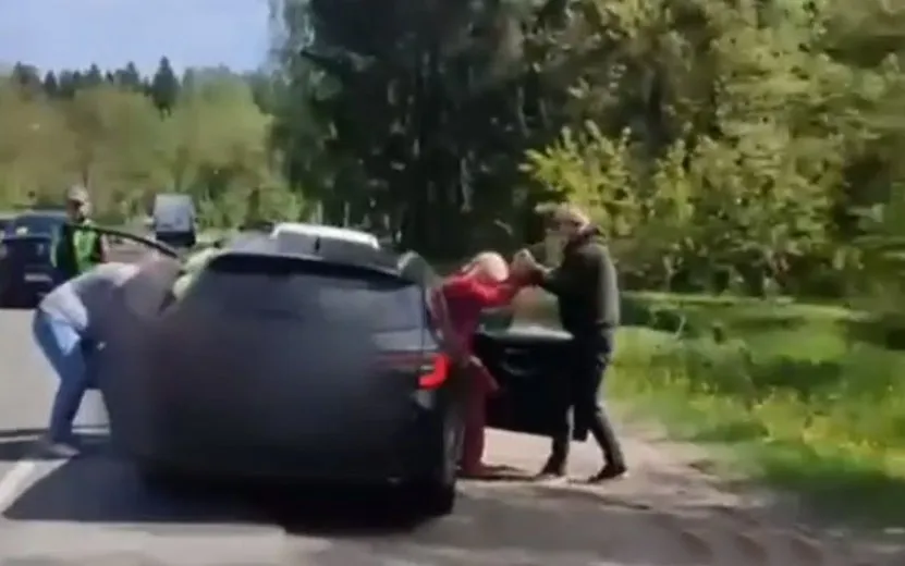 Бизнесмена с кокаином и мефедроном задержали в Удмуртии