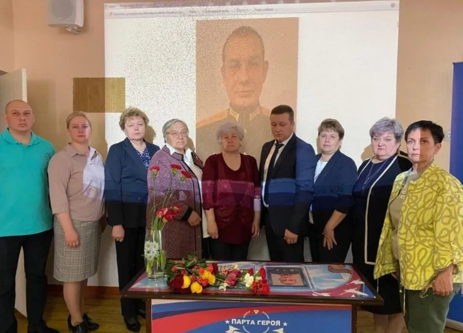 Парту Героя открыли в Камбарском районе Удмуртии  