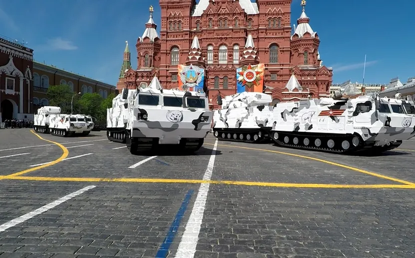 Ф-2 Тор на Красной площади.jpg