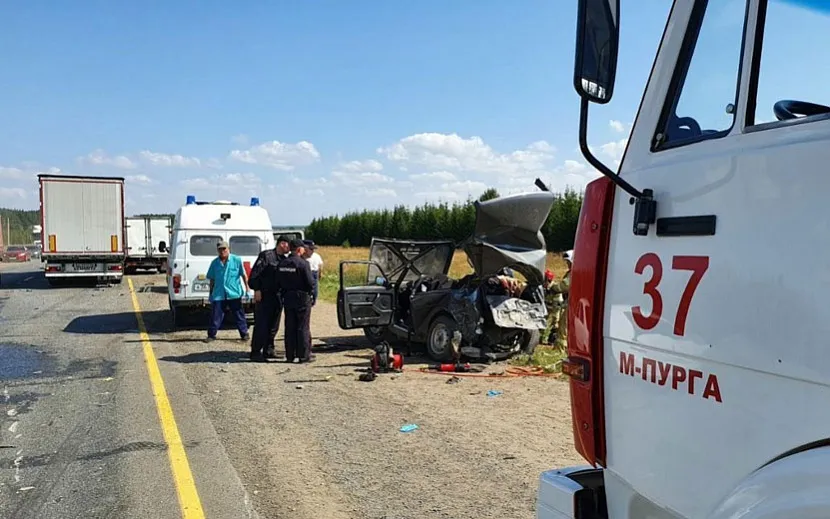 Всего в результате ДТП погибли два человека. Фото: пресс-служба ГУ МЧС по Удмуртии