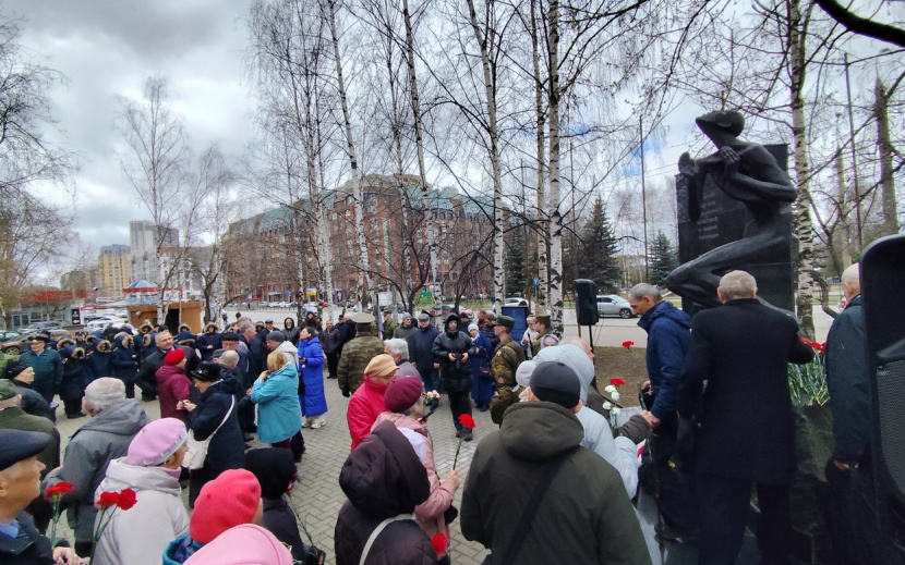 Память жертв чернобыльской катастрофы почтили в Ижевске. Фото: Татьяна Трушкова